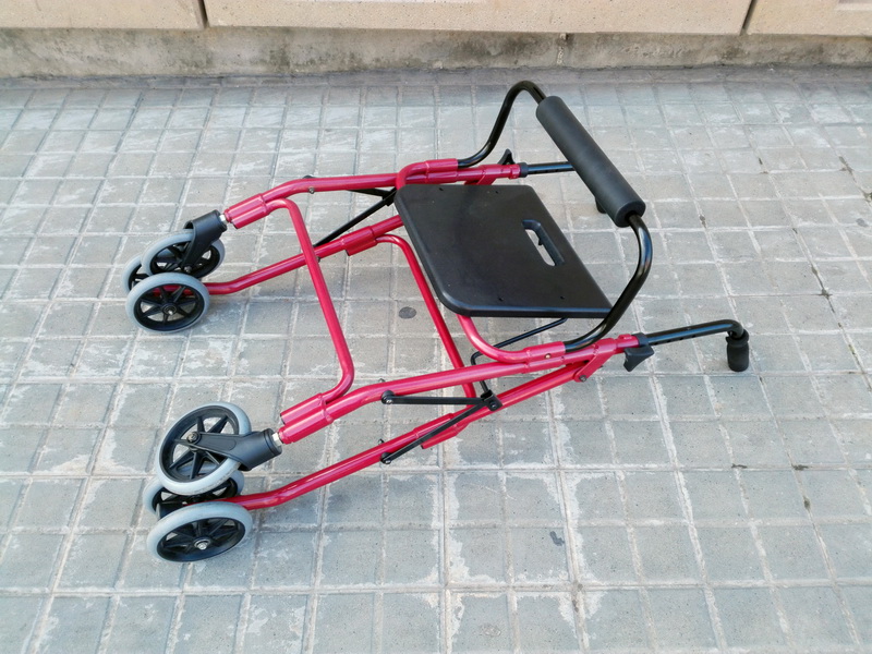 andador silla ortopedia pleg. metal goma 54-94x52x60 (34eu.) 1u